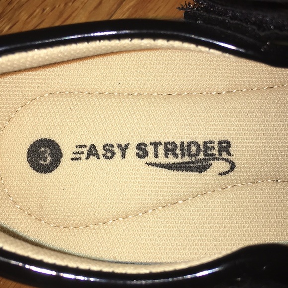 Girls size 3 Black Mary Jane dress shoes - Picture 4 of 5